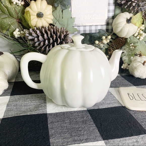 NWT🖤Adorable Rae Dunn Pumpkin-Shaped Tea Pot - Picture 5 of 8
